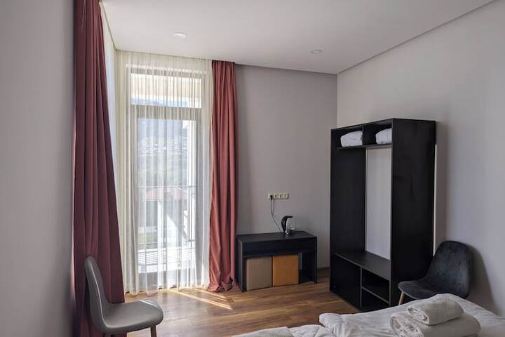 Room 3 of 6