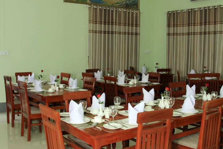 Dining 20 of 26