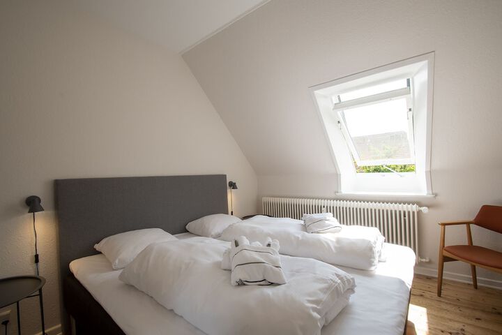 Room 3 of 11