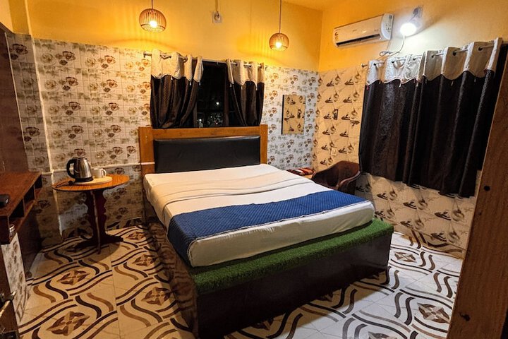 Room 10 of 30