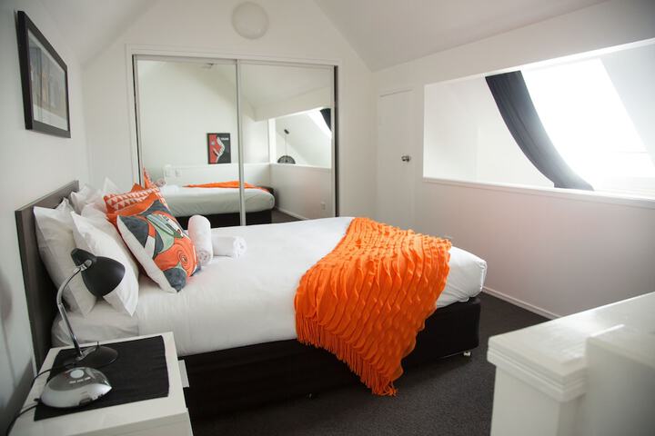 Room 5 of 52