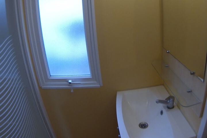 Room 18 of 34