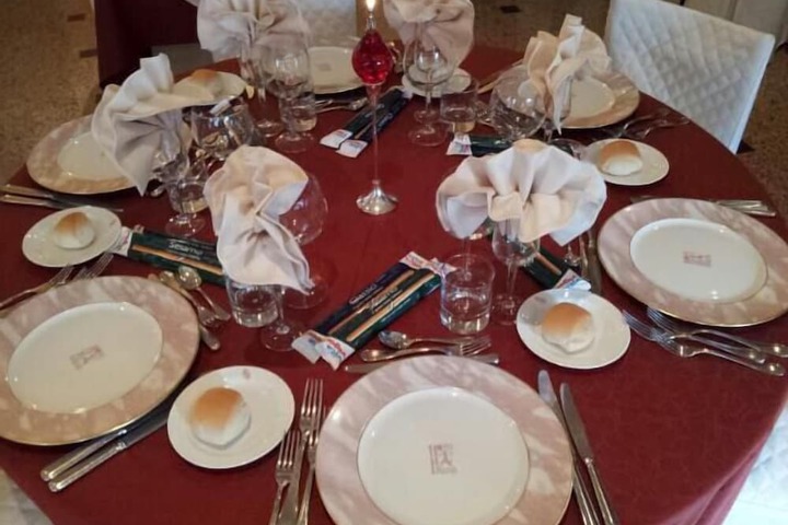 Dining 45 of 59