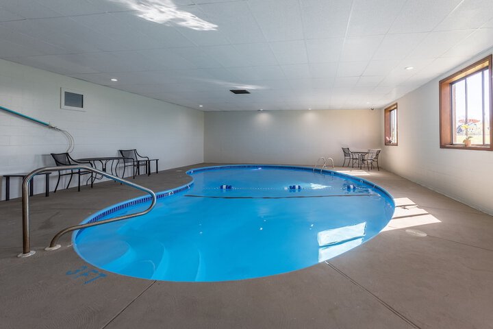 Pool 15 of 19