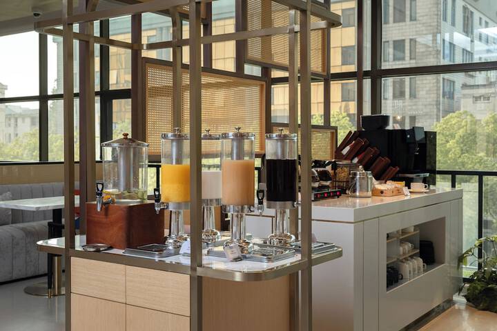 Breakfast/Coffee Service 60 of 79