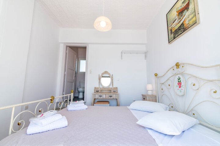 Room 12 of 94