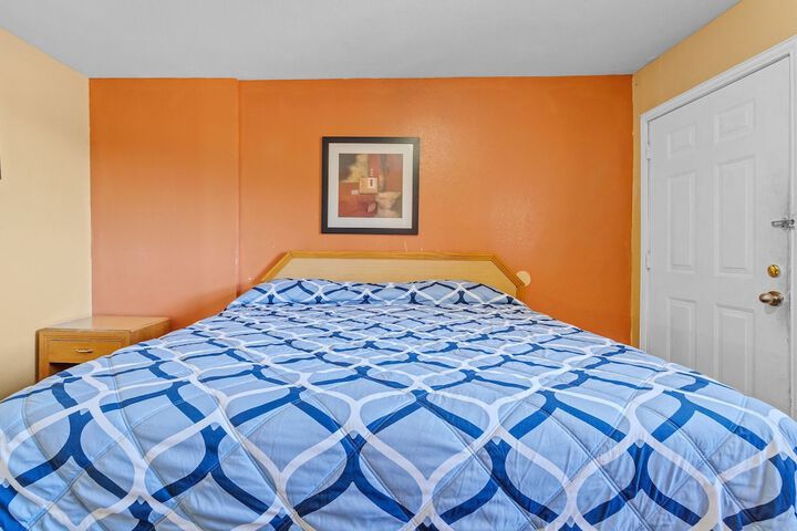 Room 9 of 40