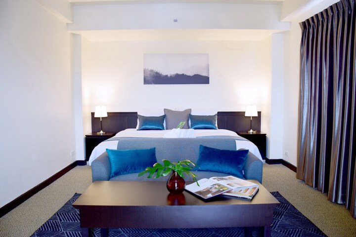 Room 8 of 31