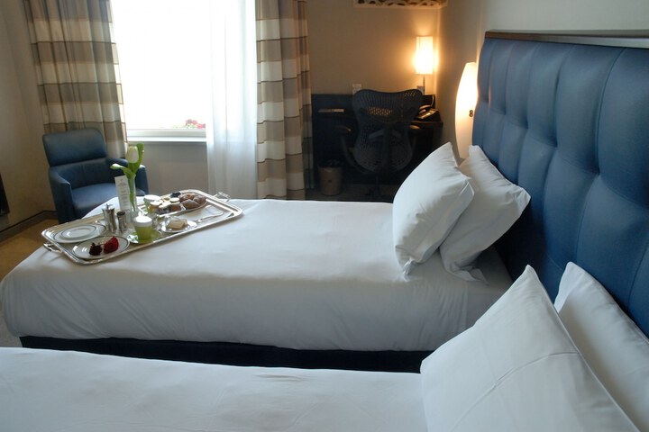 Room 14 of 106