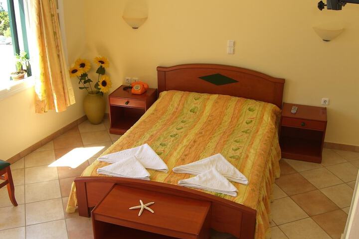 Room 3 of 12