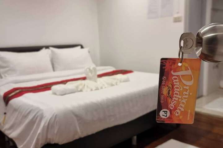 Room 32 of 106