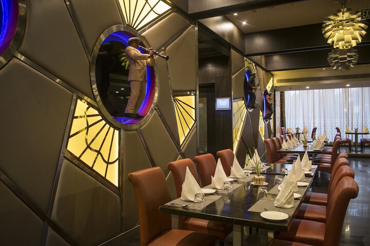 Dining 73 of 136