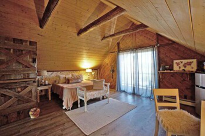 Room 44 of 60