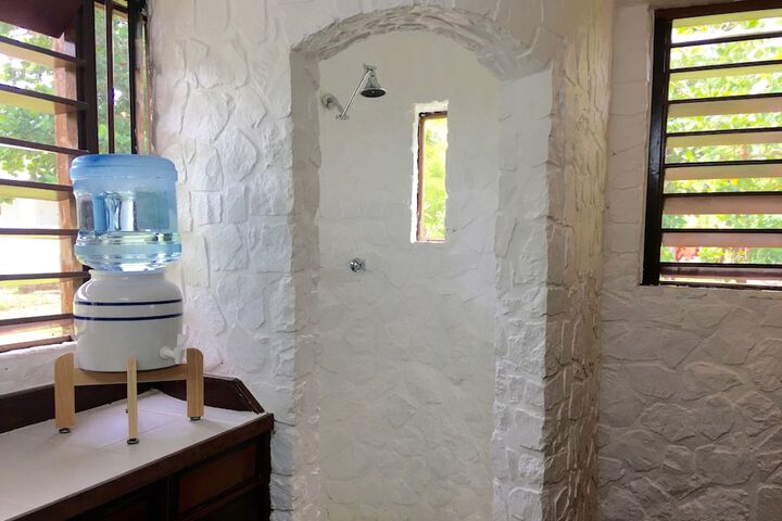 Room 6 of 34