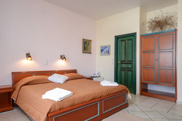 Room 14 of 38