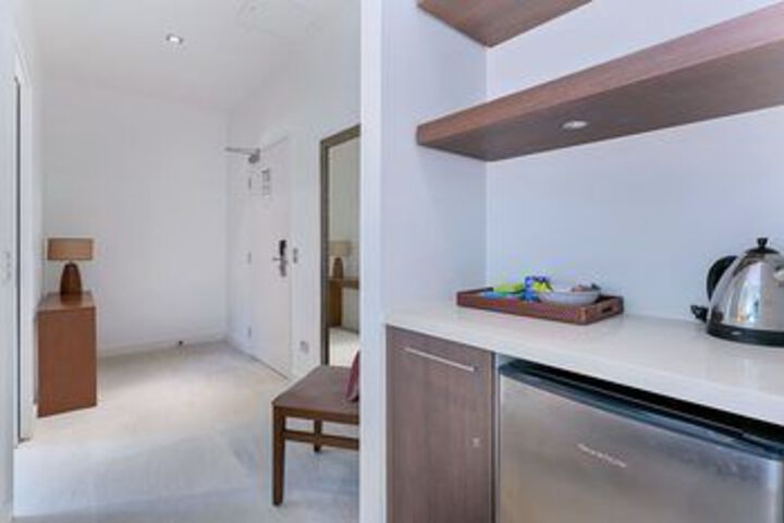 Room 3 of 8