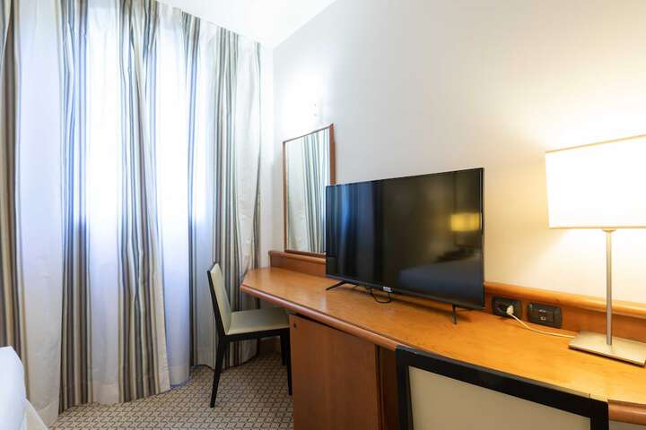 Room 11 of 49
