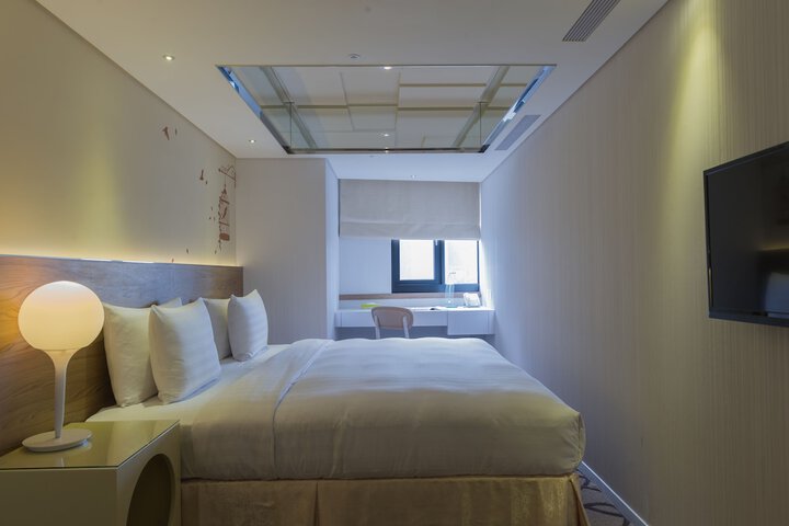 Room 17 of 171