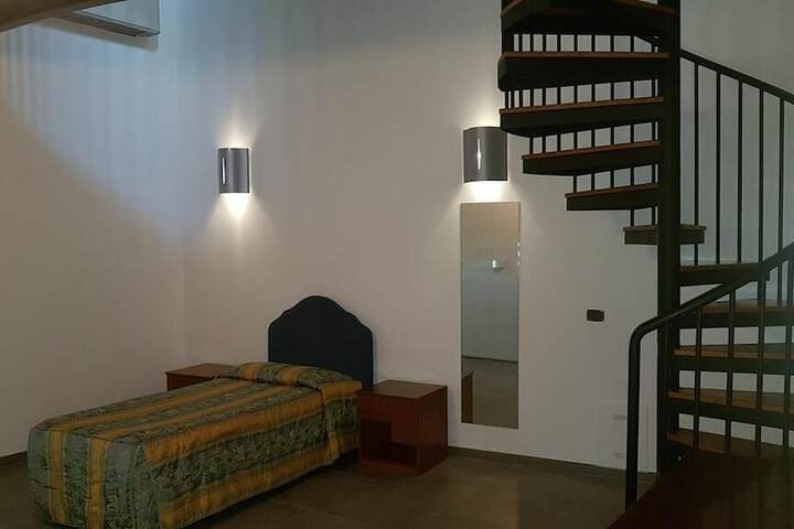 Room 8 of 14