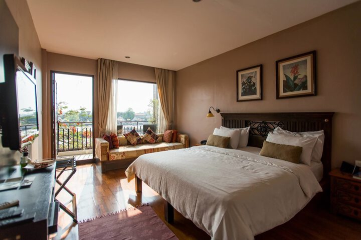 Room 5 of 49