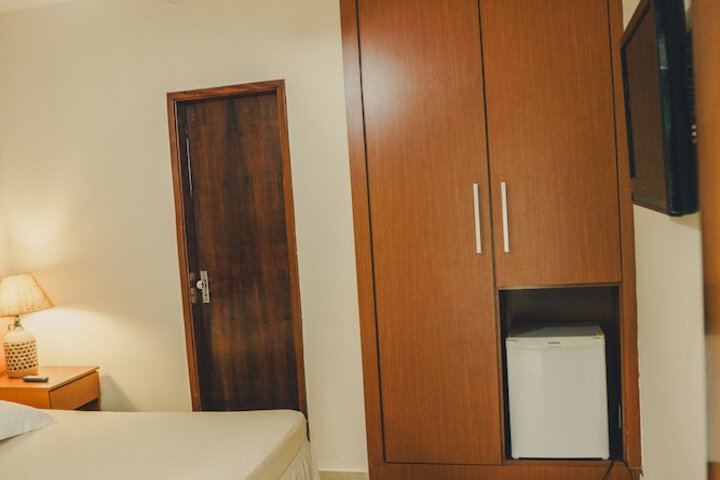 Room 13 of 90