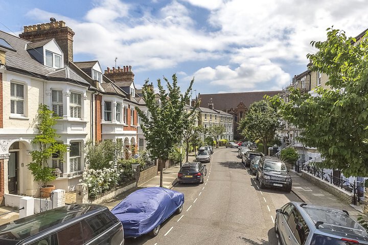 Veeve Ravenscourt Park Retreat