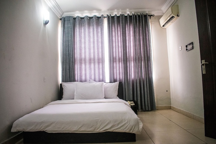 Room 17 of 89