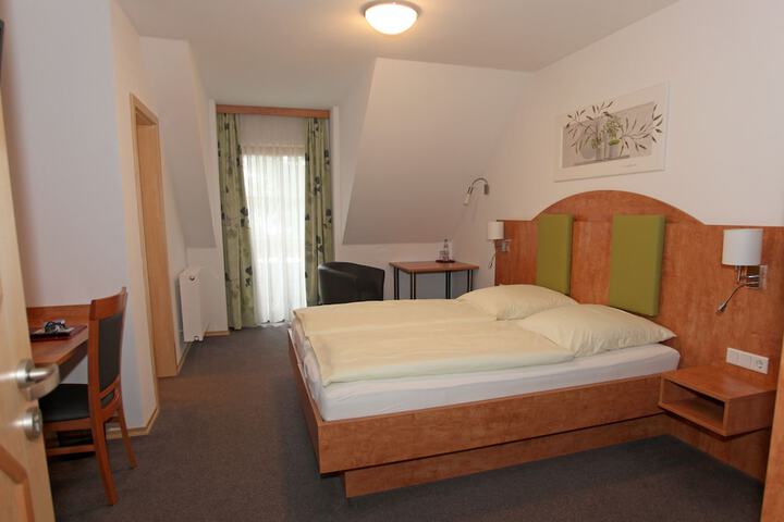 Room 19 of 64