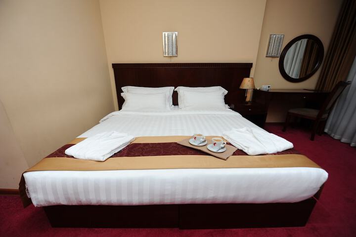 Room 16 of 107