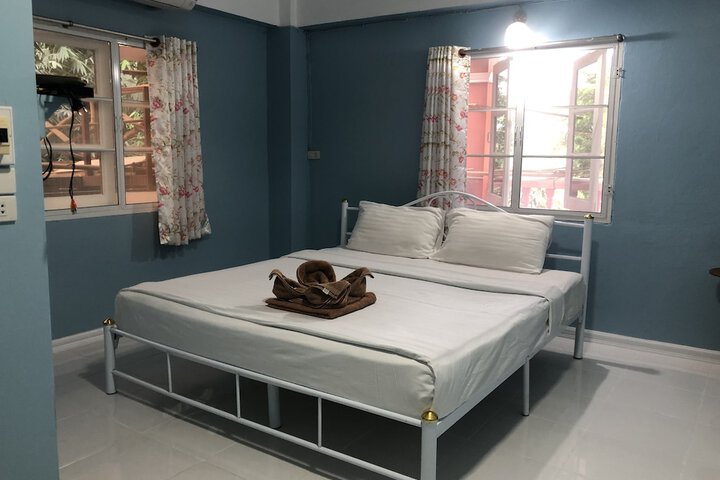 Room 8 of 34