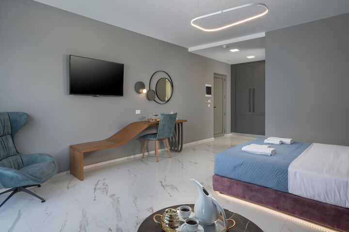 Room 5 of 60