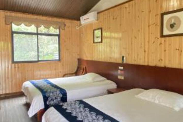 Room 16 of 18