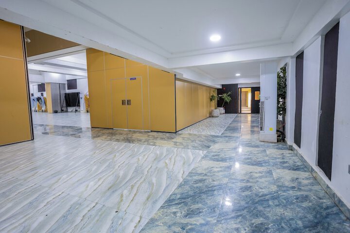 Business Center 80 of 81