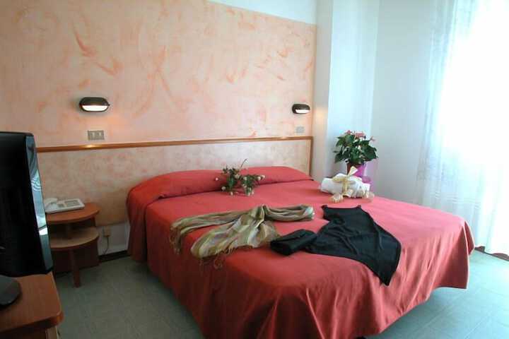 Room 8 of 15