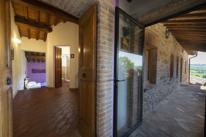 Room 15 of 171