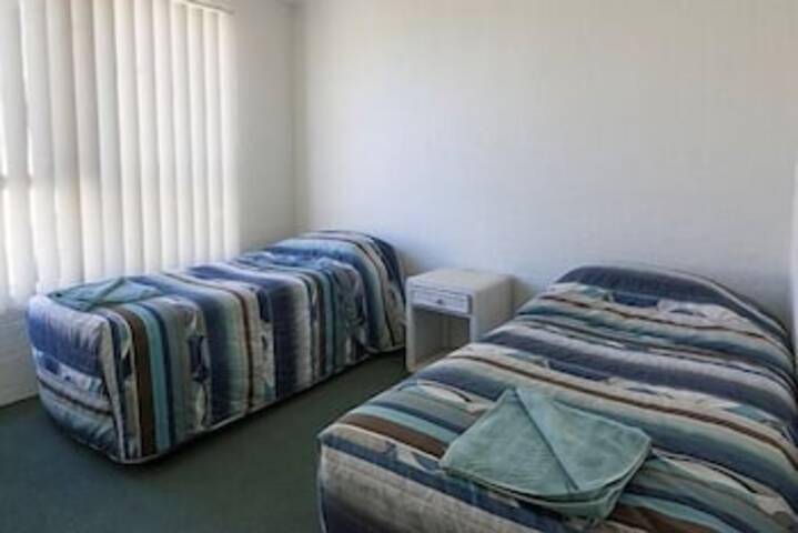 Room 10 of 33