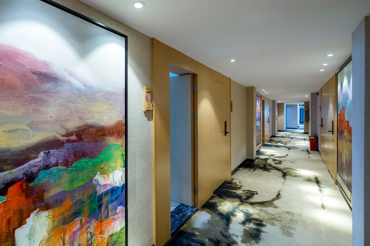 Hotel Interior 10 of 27