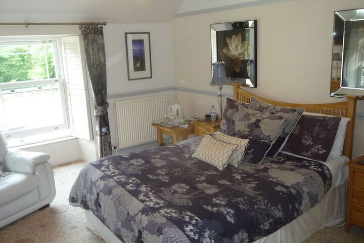 Room 5 of 40
