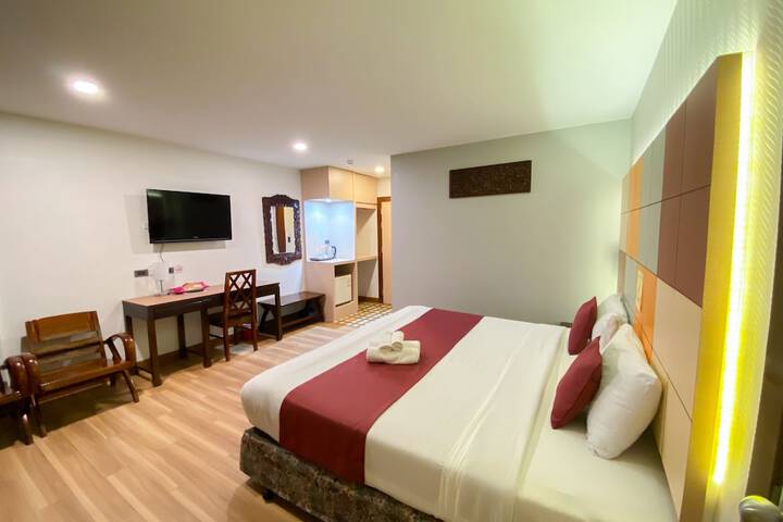 Room 12 of 28