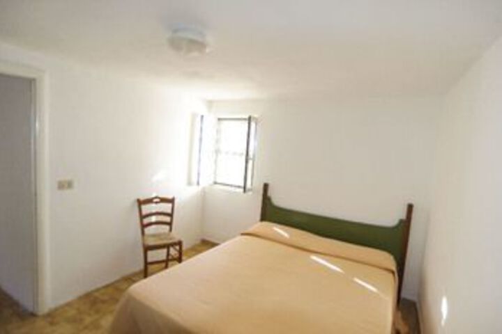 Room 12 of 26