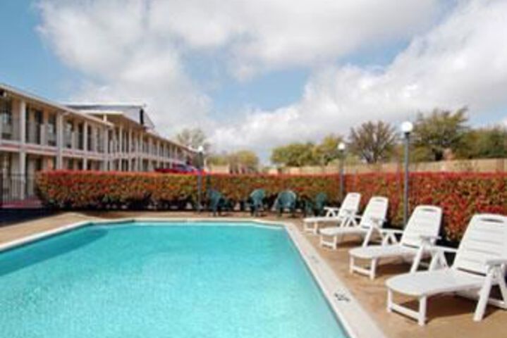 Pool 9 of 10