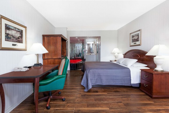 Room 9 of 40