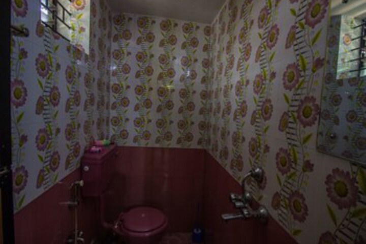 Room 2 of 10