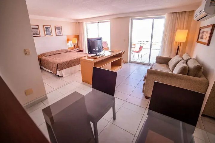 Room 5 of 17