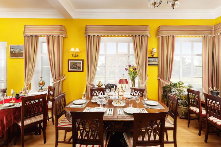 Dining 52 of 73