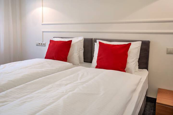 Room 4 of 31