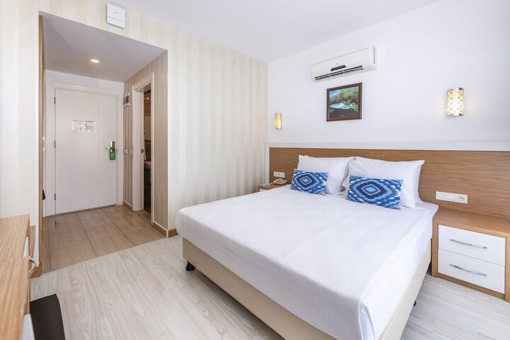 Room 7 of 42