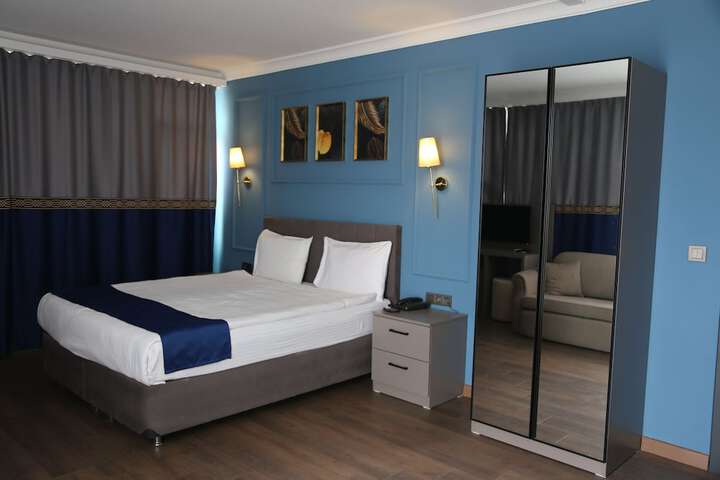 Room 18 of 34