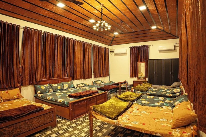 Room 32 of 138