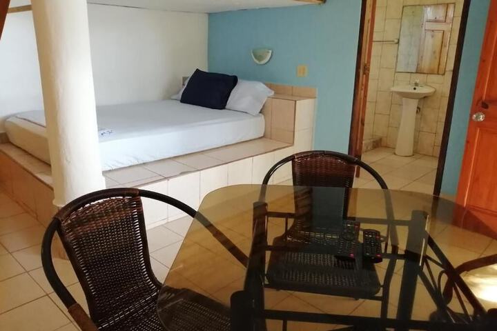 Room 6 of 12